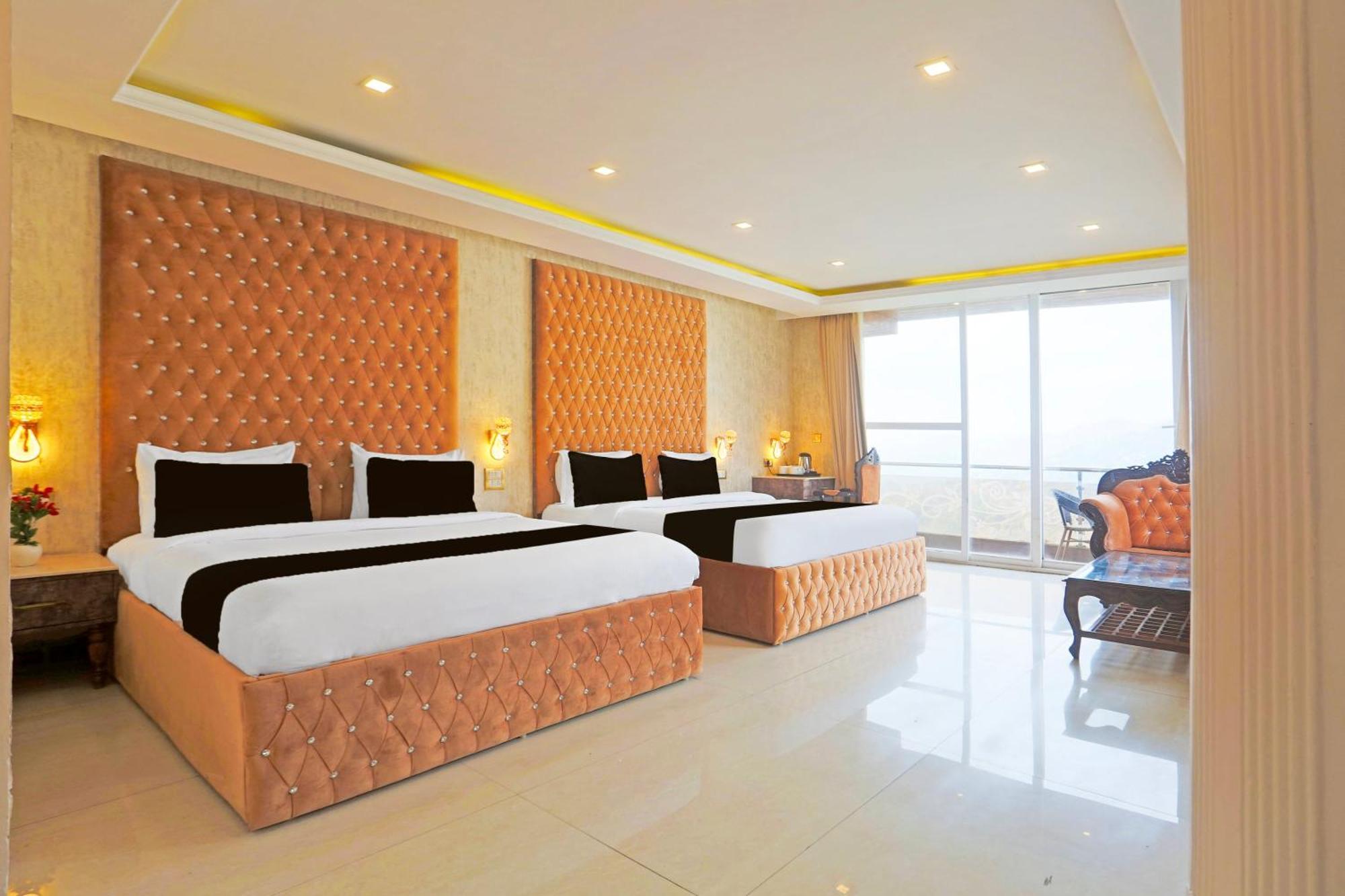 Super Townhouse Oak Dharamshala Near Maximus Mall מראה חיצוני תמונה