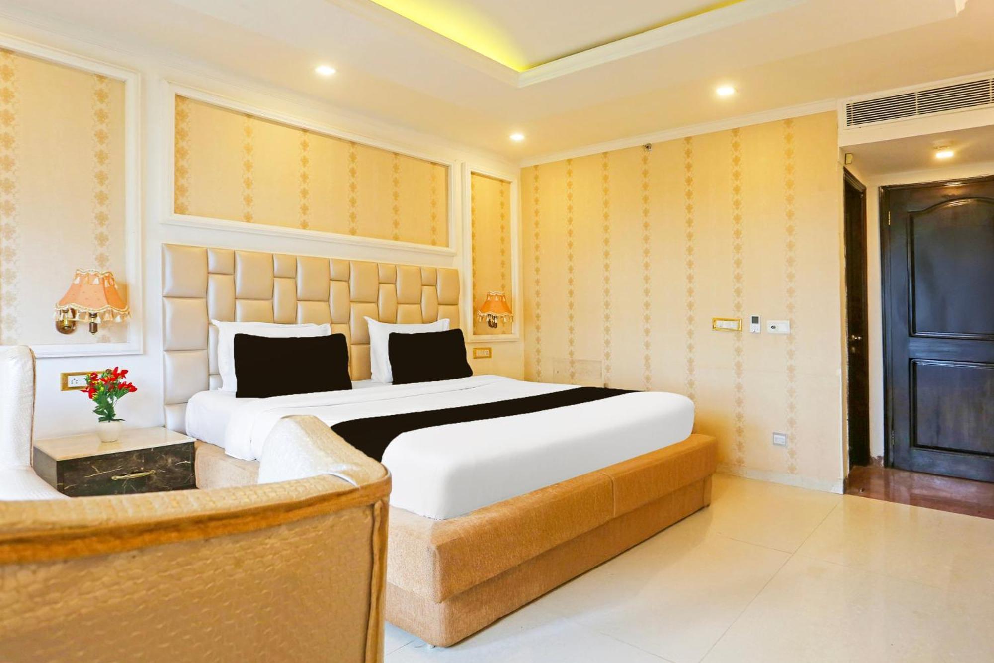 Super Townhouse Oak Dharamshala Near Maximus Mall מראה חיצוני תמונה