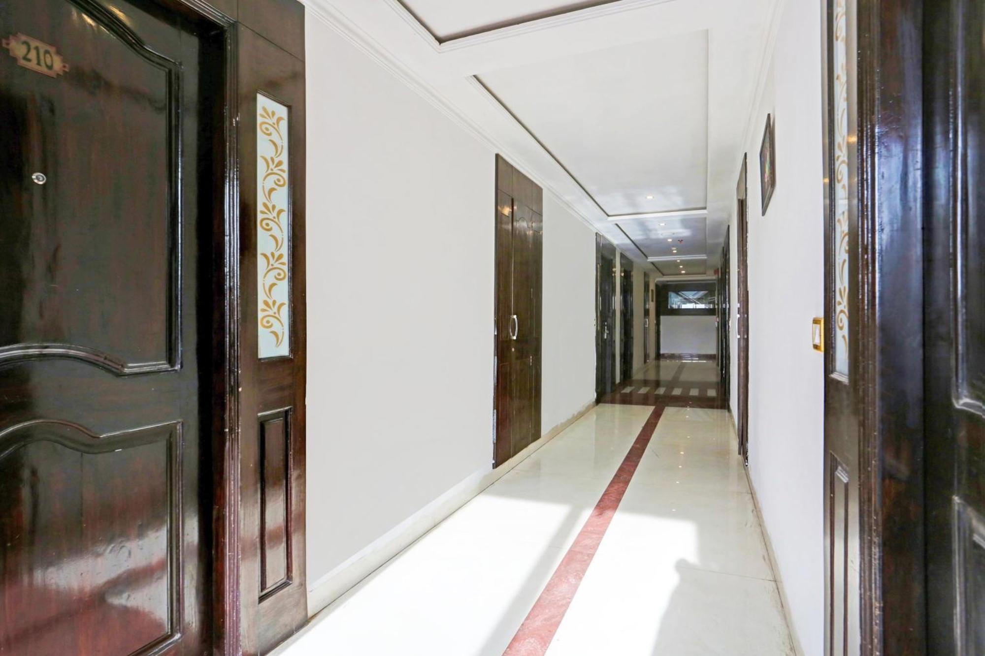 Super Townhouse Oak Dharamshala Near Maximus Mall מראה חיצוני תמונה