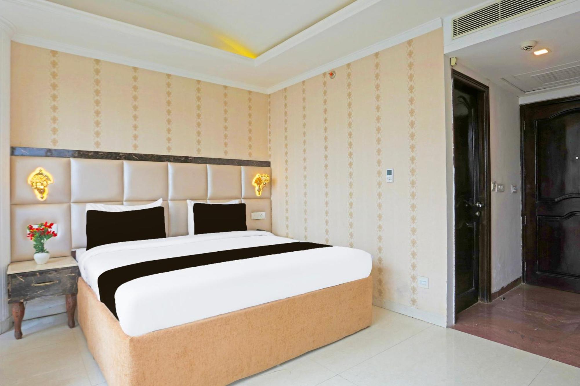 Super Townhouse Oak Dharamshala Near Maximus Mall מראה חיצוני תמונה