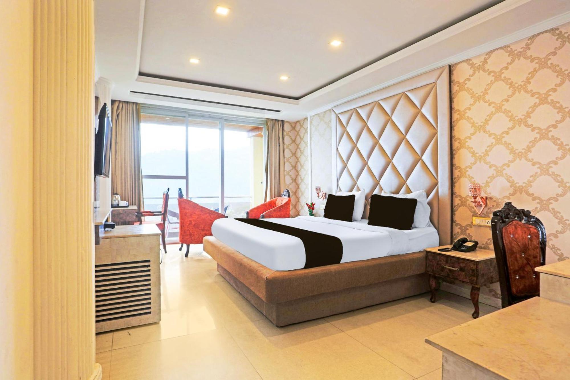Super Townhouse Oak Dharamshala Near Maximus Mall מראה חיצוני תמונה