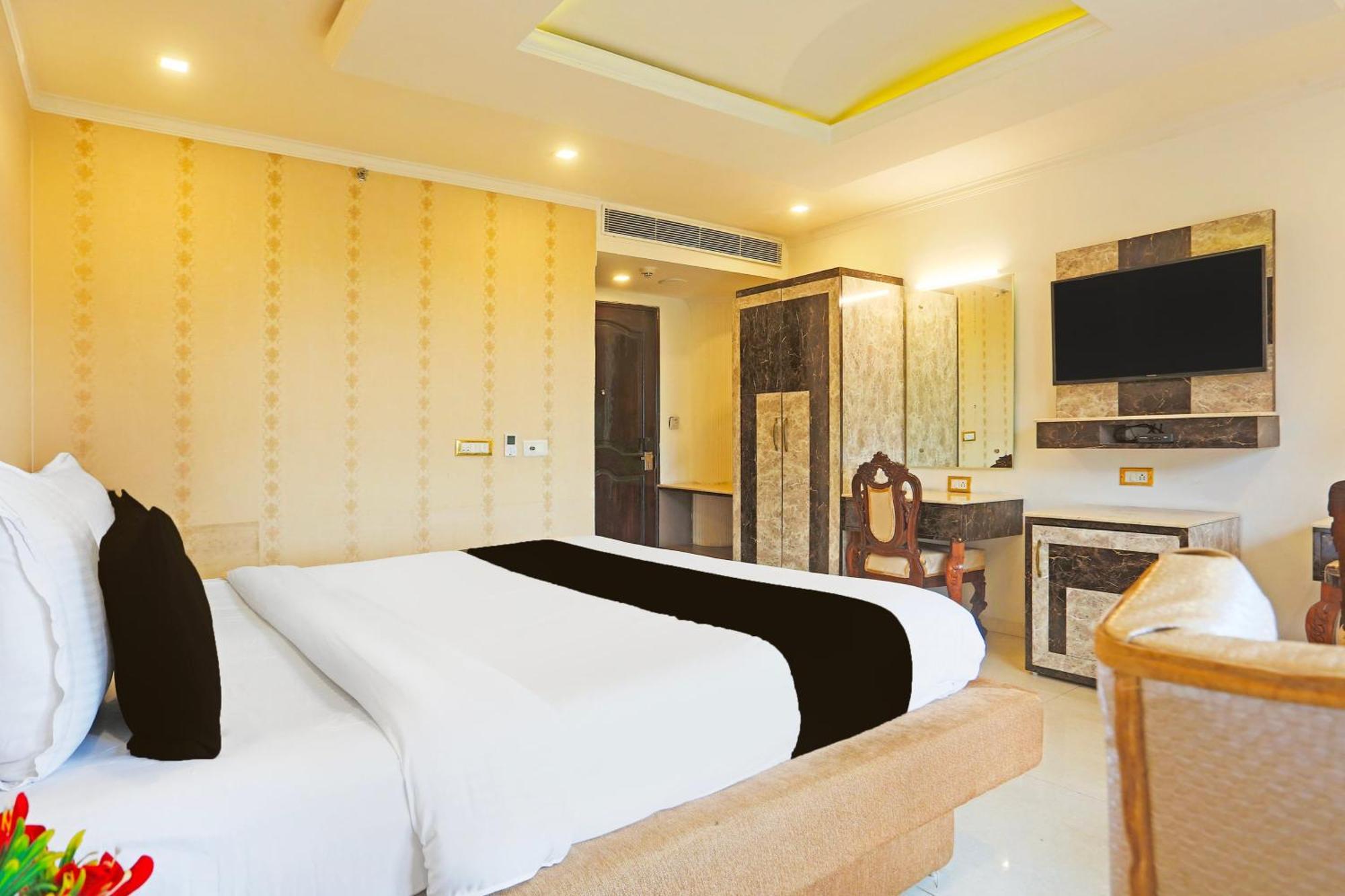 Super Townhouse Oak Dharamshala Near Maximus Mall מראה חיצוני תמונה