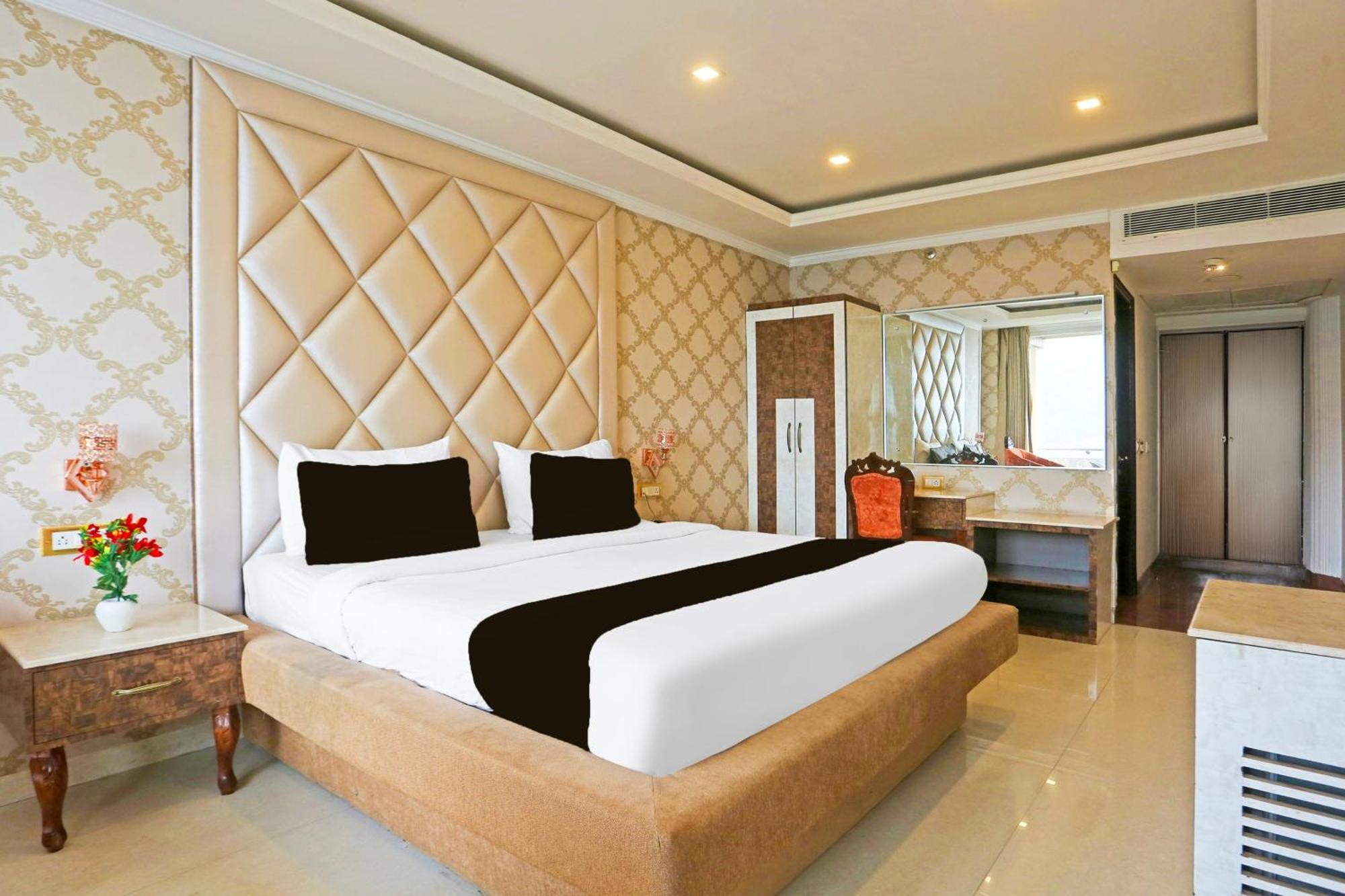Super Townhouse Oak Dharamshala Near Maximus Mall מראה חיצוני תמונה